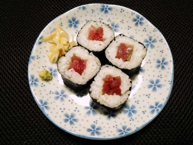 Hoso Maki mit Thunfisch