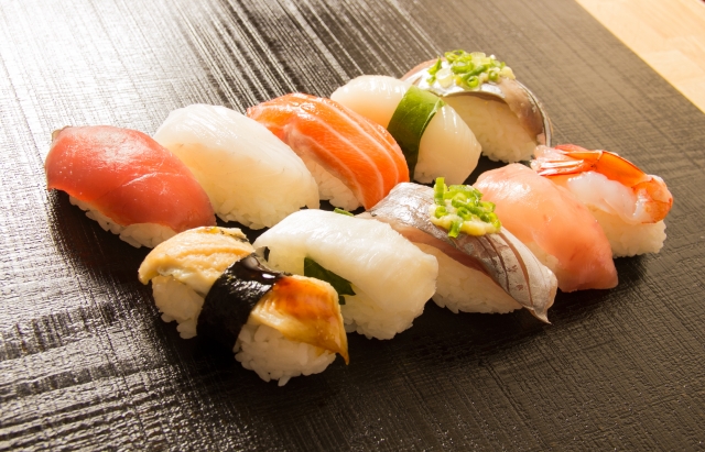 Komposition verschiedener Nigiri Sushi