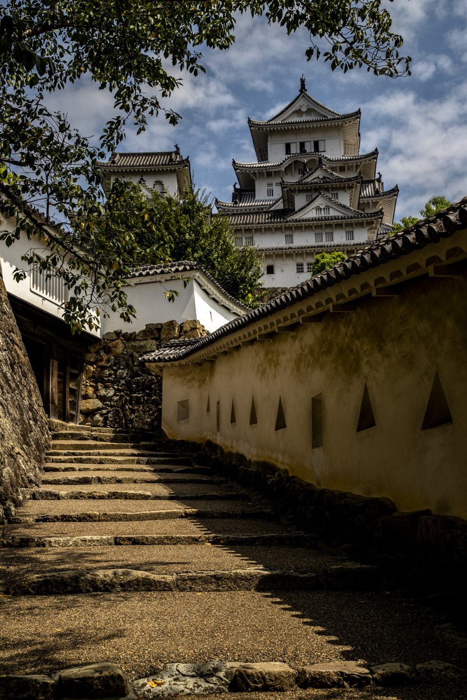 Weg zum zentralen Turm der Burg Himeji