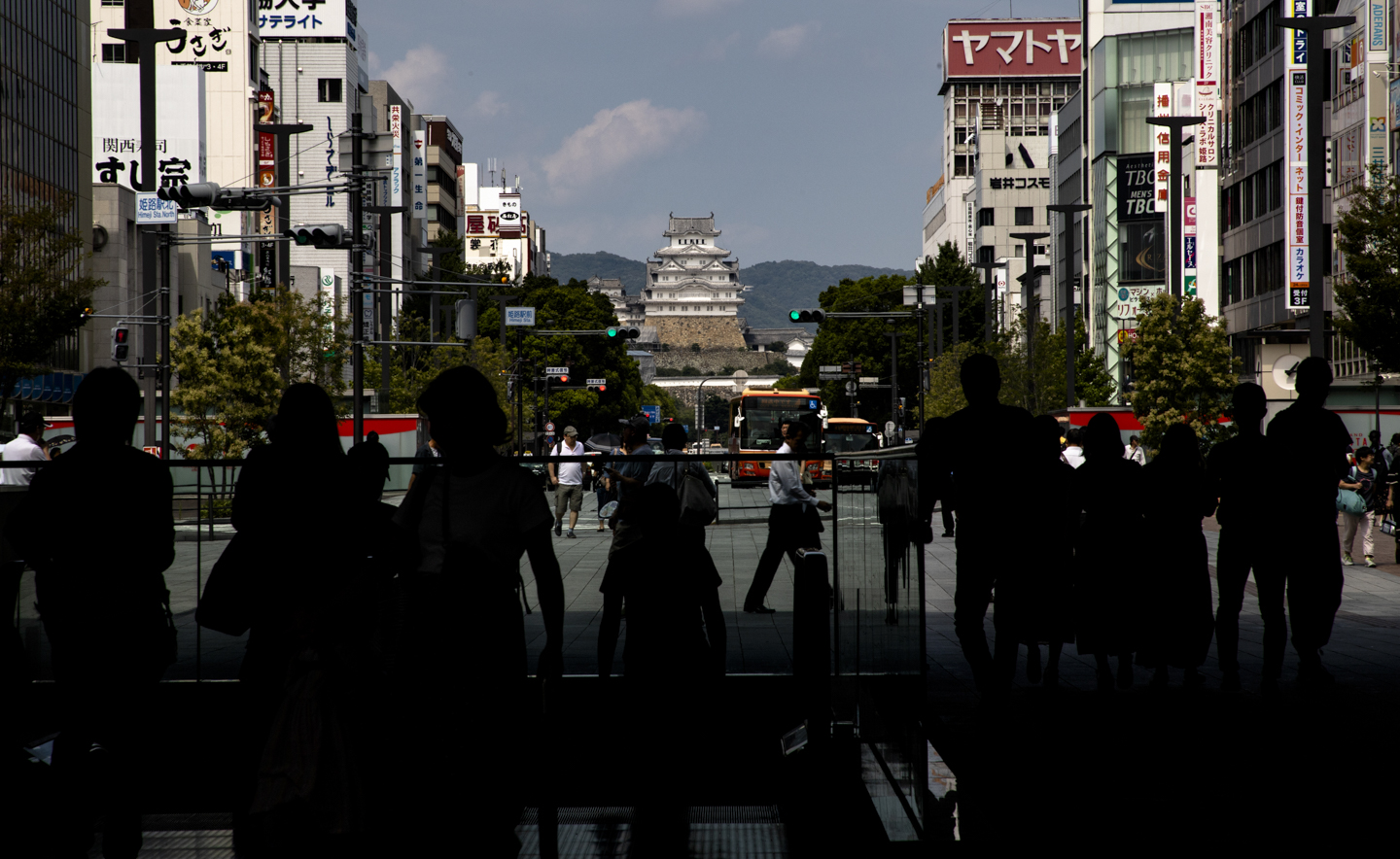 Blick auf Burg Himeji vom JR-Bahnhof aus