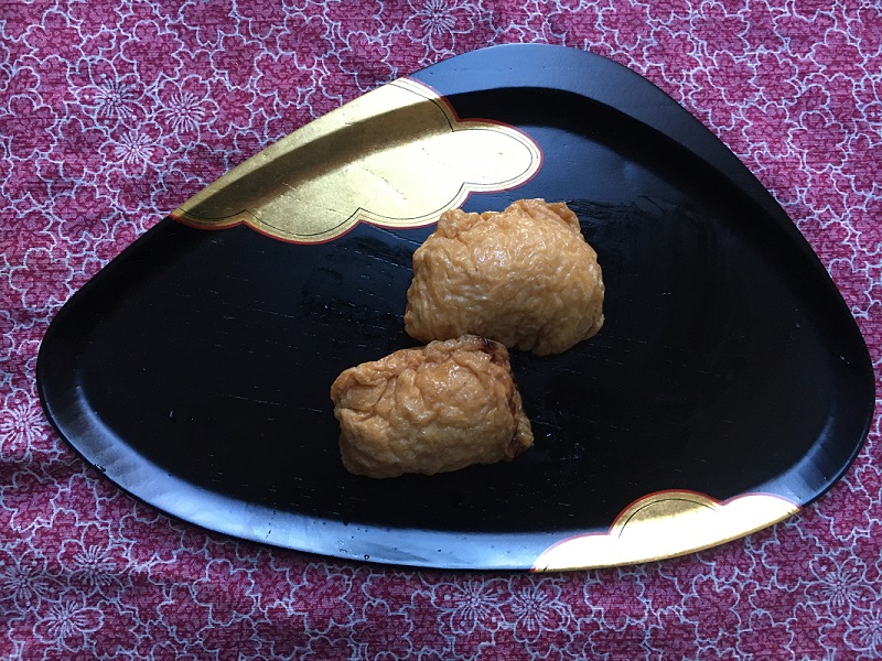 Gefüllte Inari-Sushi