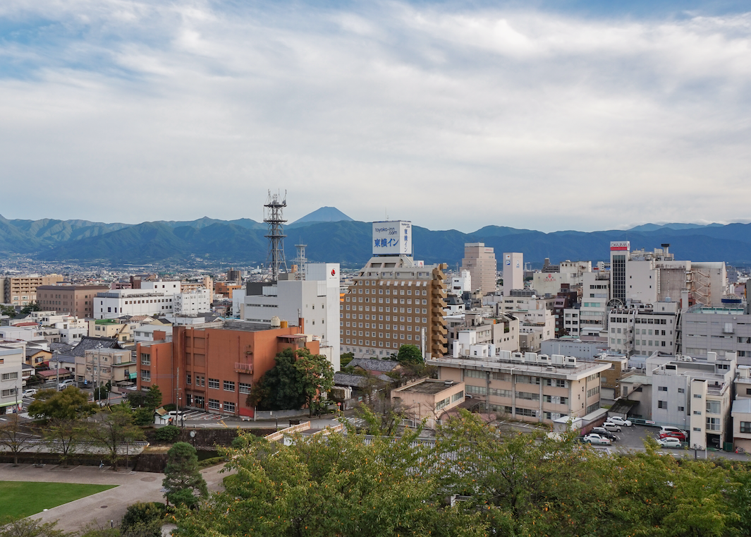 Aussicht vom Maizuru Schloss bis zum Fuji-san