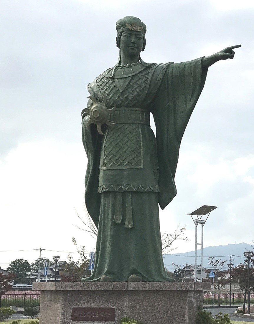 Himiko-Statue