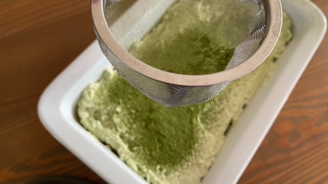 Zubereitung von Mascarponecreme mit Matcha