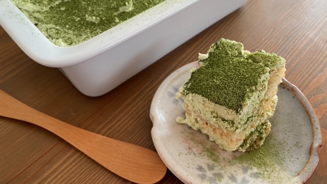 Fertiges Matcha-Tiramisu