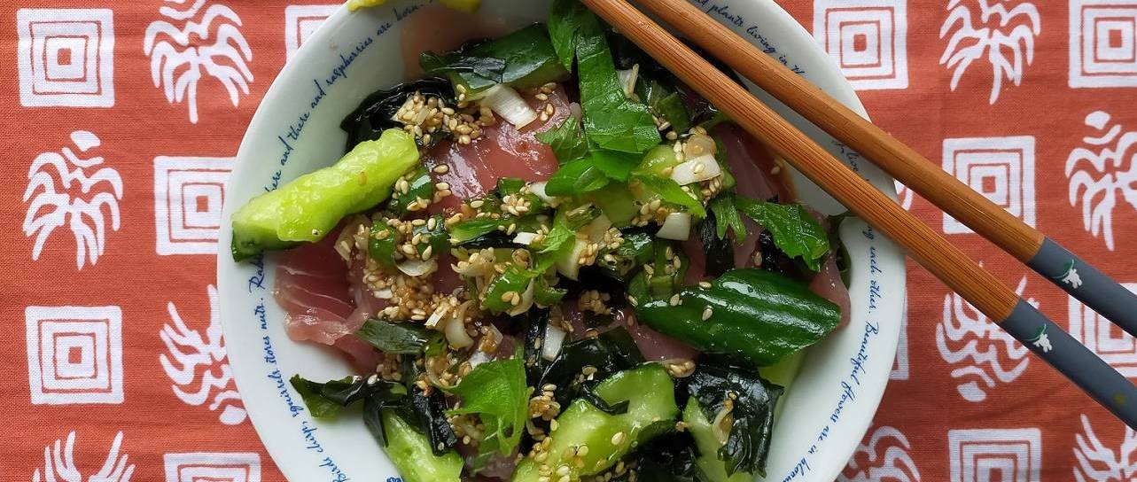 Frischer Thunfisch-Salat auf Reis | JAPANDIGEST