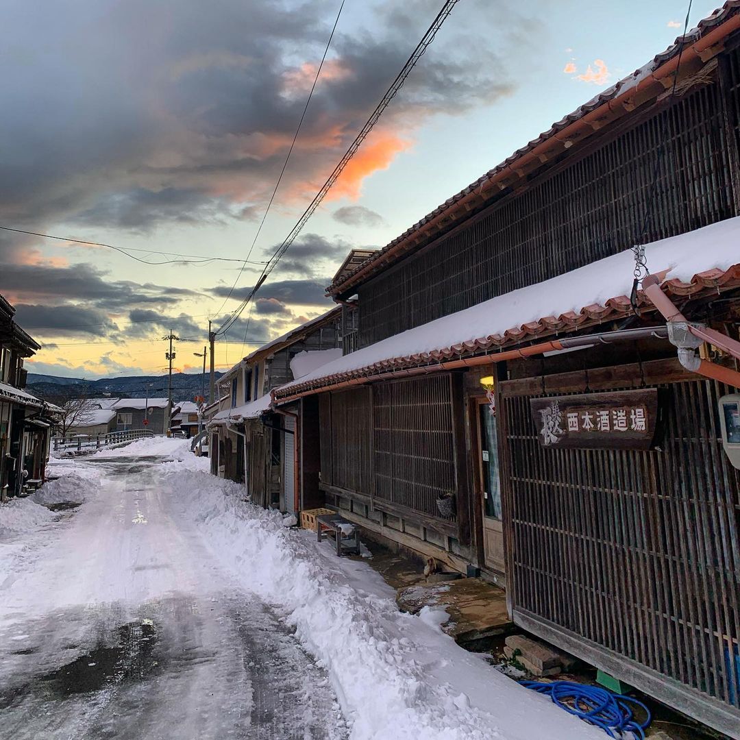 Uriger Winter im Städtchen Aoya, Präfektur Tottori