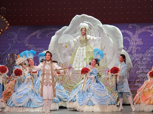 Die Takarazuka Revue bei einer Probe in Taipeh.