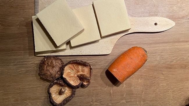 Tofu, Karotten und Shiitake-Pilze