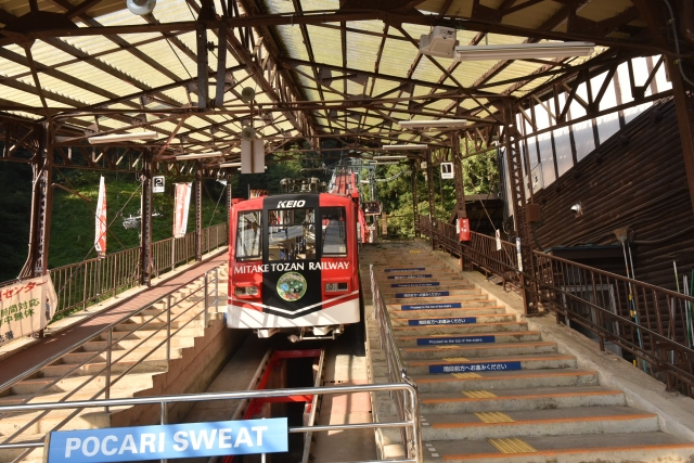 Die Standseilbahn des Mitake