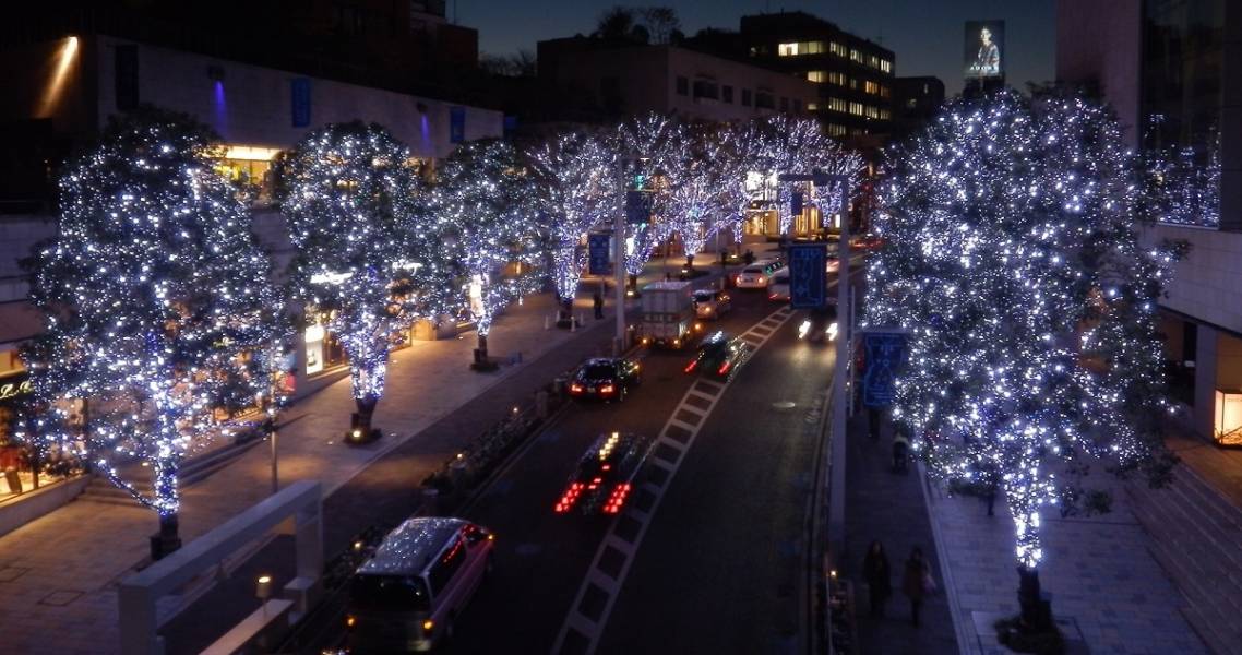 Die Keyakizaka-Straße in Roppongi im Winter.