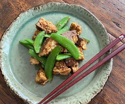 Geräucherter Tofu mit Miso-Sauce