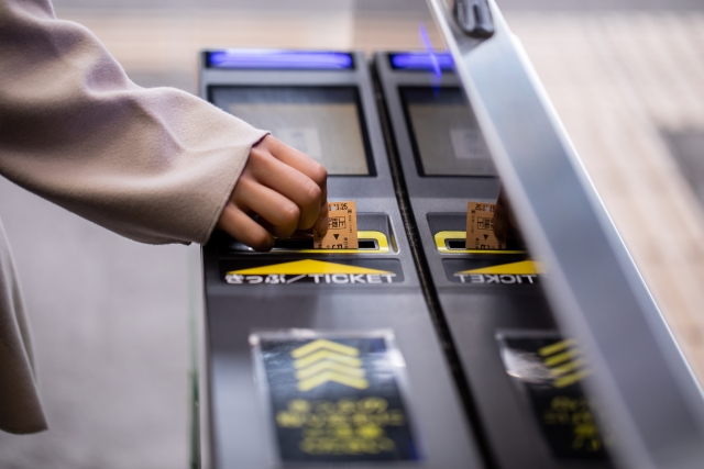 Ticket Gate in Japan mit Papierticket