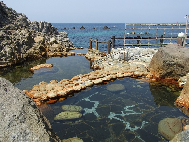 Zugang zm Meer auf der Insel Nijima
