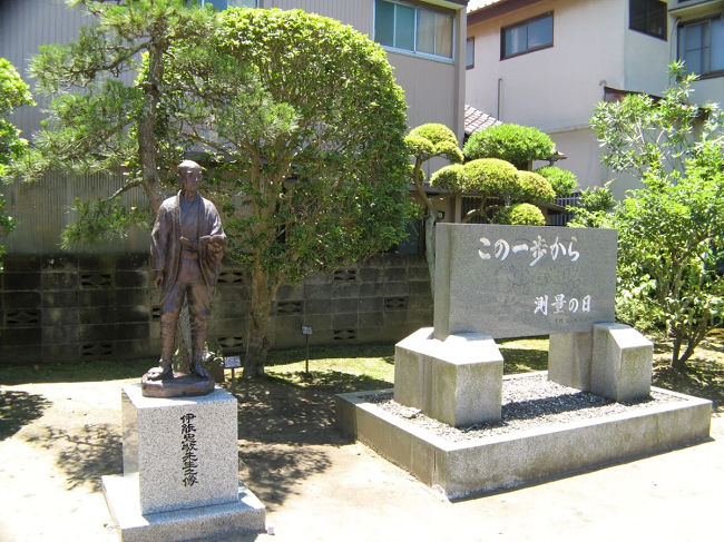 Statue Ino Tadataka