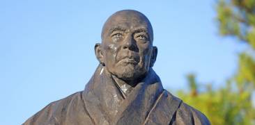 Statue von Taira no Kiyomori in Hiroshima.