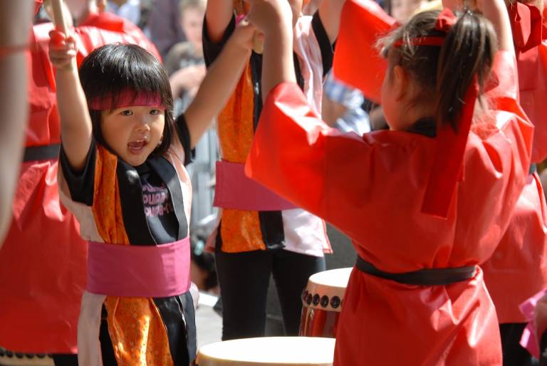 Kinder auf dem Japan-Tag