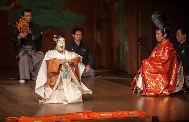 Nō-Aufführung im National Noh Theatre.