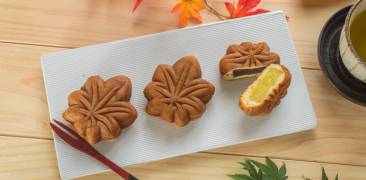 Momiji Manju