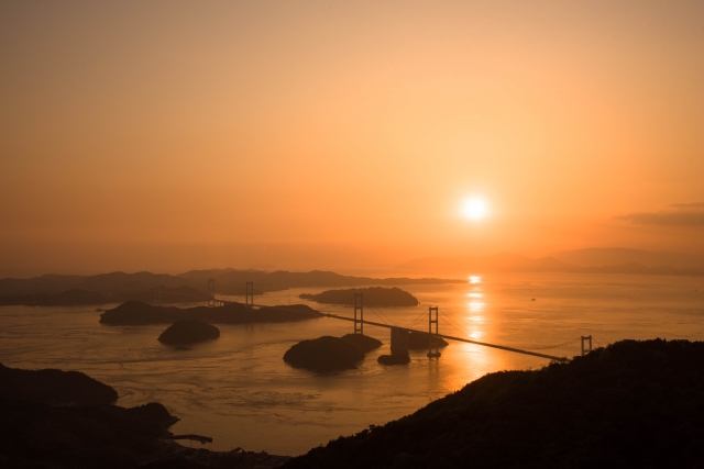 Shimanami Kaido bei Sonnenuntergang