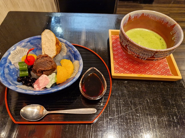 Anmitsu und Matcha-Tee im Kosoan.