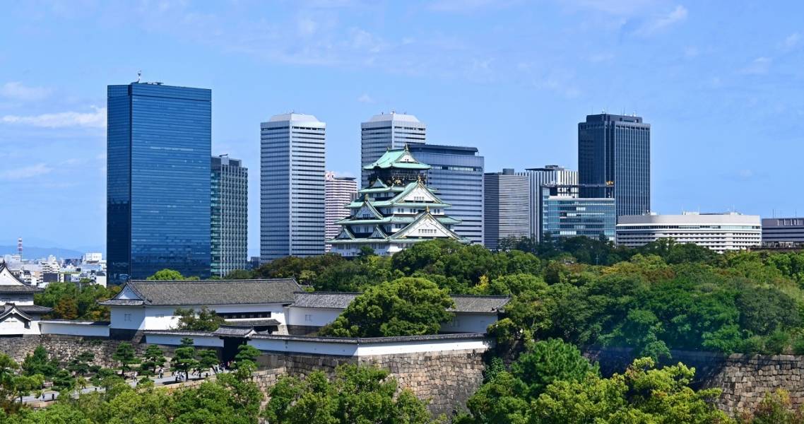 Burg Ōsaka mit Park