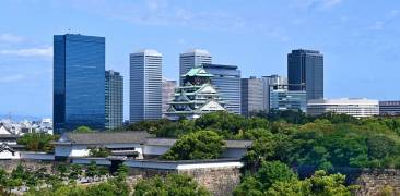 Burg Ōsaka mit Park