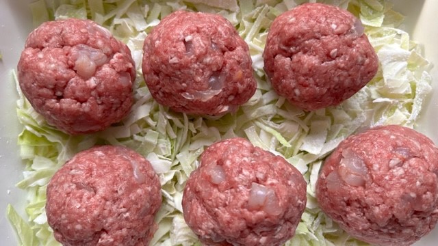 Hackfleischbällchen im Kohlmantel | JAPANDIGEST