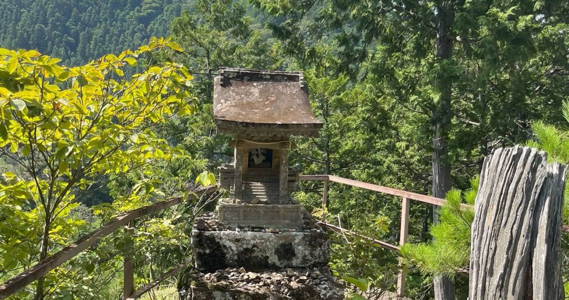 Ein kleiner Altar auf dem Chichibu-Pilgerweg.