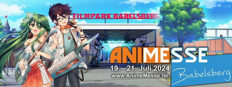 Animemesse Babelsberg 2024 Werbebanner mit Animecharakteren vor dem Filmpark Babelsberg
