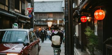 Geisha in Gion, Kyoto