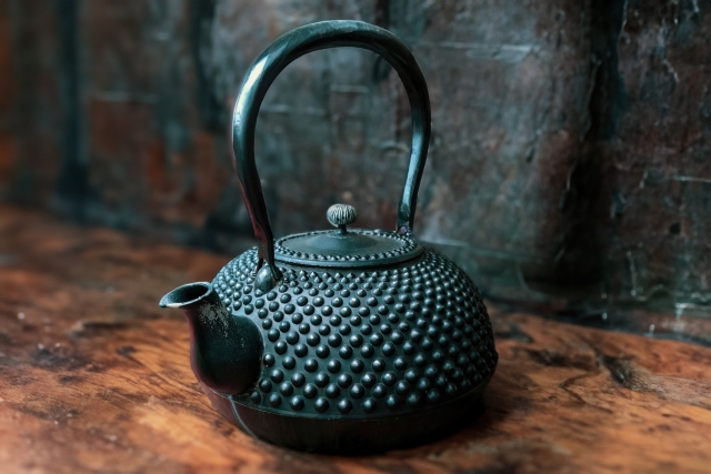 Ein Teekessel nach Nanbu-Art