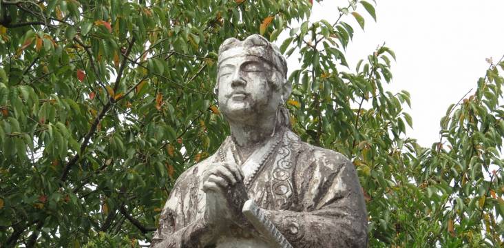 Statue von Amakasa Shirō auf den Ruinen der Burg Hara in Nagasaki.