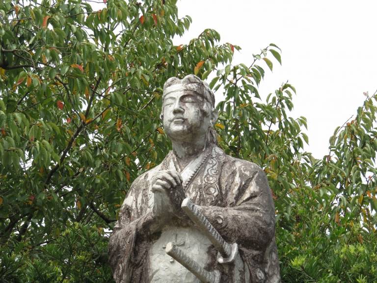 Statue von Amakasa Shirō auf den Ruinen der Burg Hara in Nagasaki.