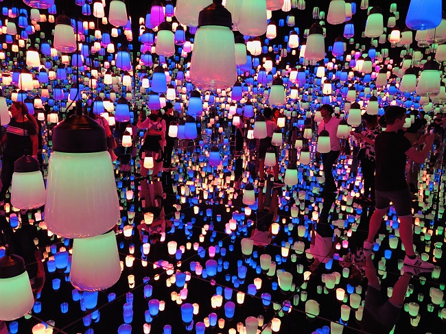 Ausstellungsraum im teamLab Borderless.