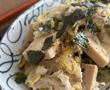 Kōya-Dōfu (getrockneter Tofu) mit Rührei und Nori-Algen