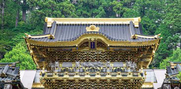 Während ihres Aufenthalts in Nikkō übernachtete Bird bei der Familie Kanaya, die ihr die japanische Kultur näherbrachte. Sie bestieg nicht nur den Nikkō-zan, sondern besuchte auch den Nikkō Tōshō-gū, den sie sehr ausführlich und mit Begeisterung beschrieb.