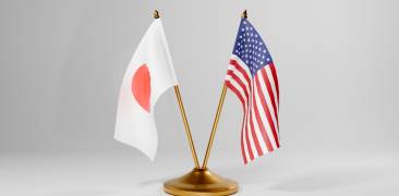 japanische und amerikanische Flagge