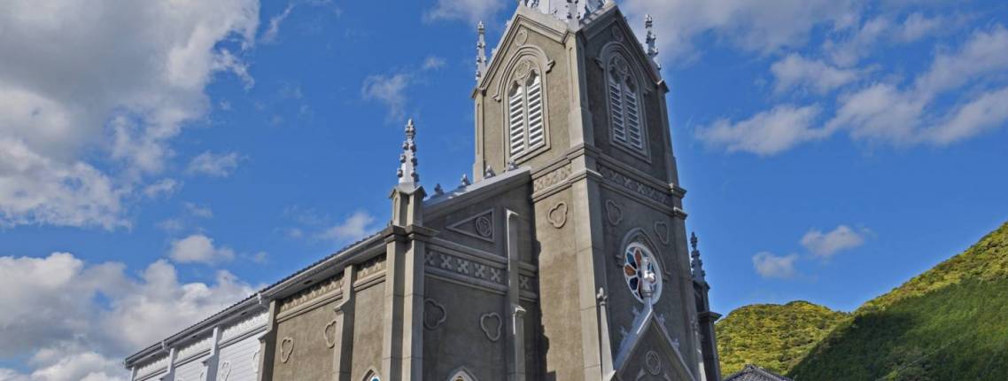 Die Sakitsu-Kirche: Eine von 12 Kirchen Amakusas, die den Frieden symbolisiert. © 恵藤 / PhotoAC