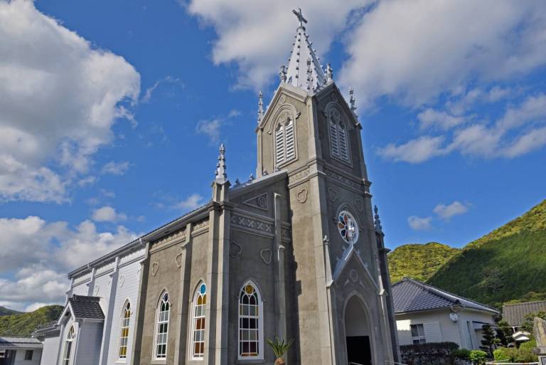 Die Sakitsu-Kirche: Eine von 12 Kirchen Amakusas, die den Frieden symbolisiert. © 恵藤 / PhotoAC